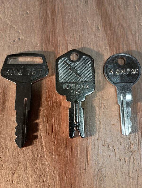 Komatsu Keys